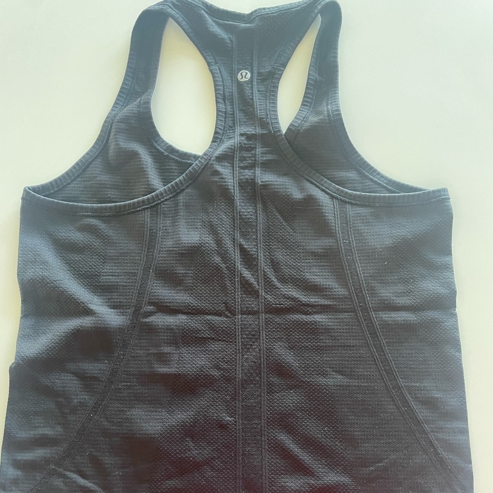 Lululemon Women's grey Tank Top
